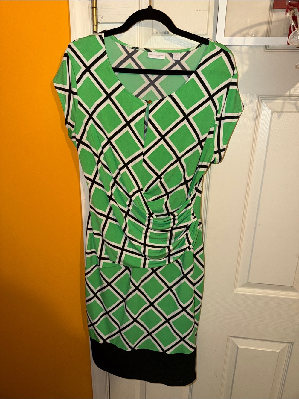 New York & Company Green Geometric Ruched Waist Midi Dress